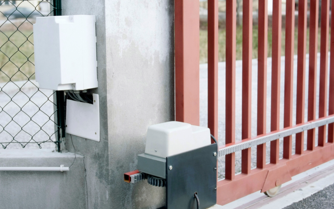 Un grincement étrange, un moteur qui fatigue : reconnaître les signes de faiblesse de vos fermetures et agir avant la panne critique